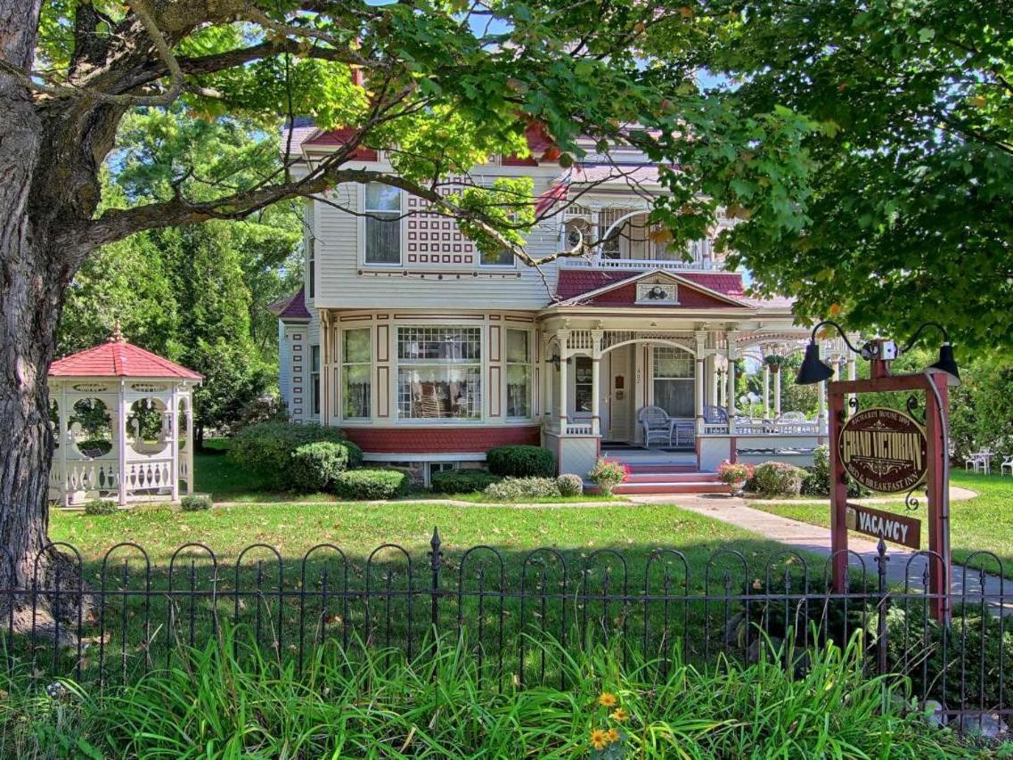 Grand Victorian B&B Inn Bellaire Экстерьер фото